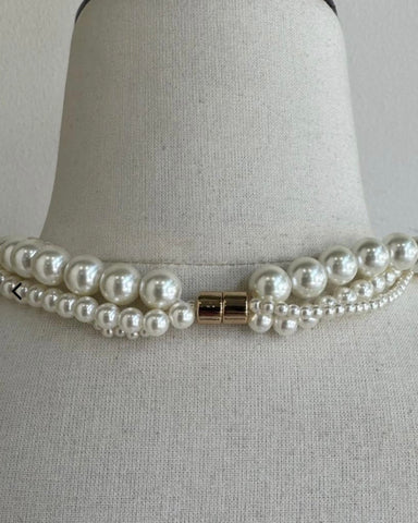 anana<br>マグネット3連パールネックレス