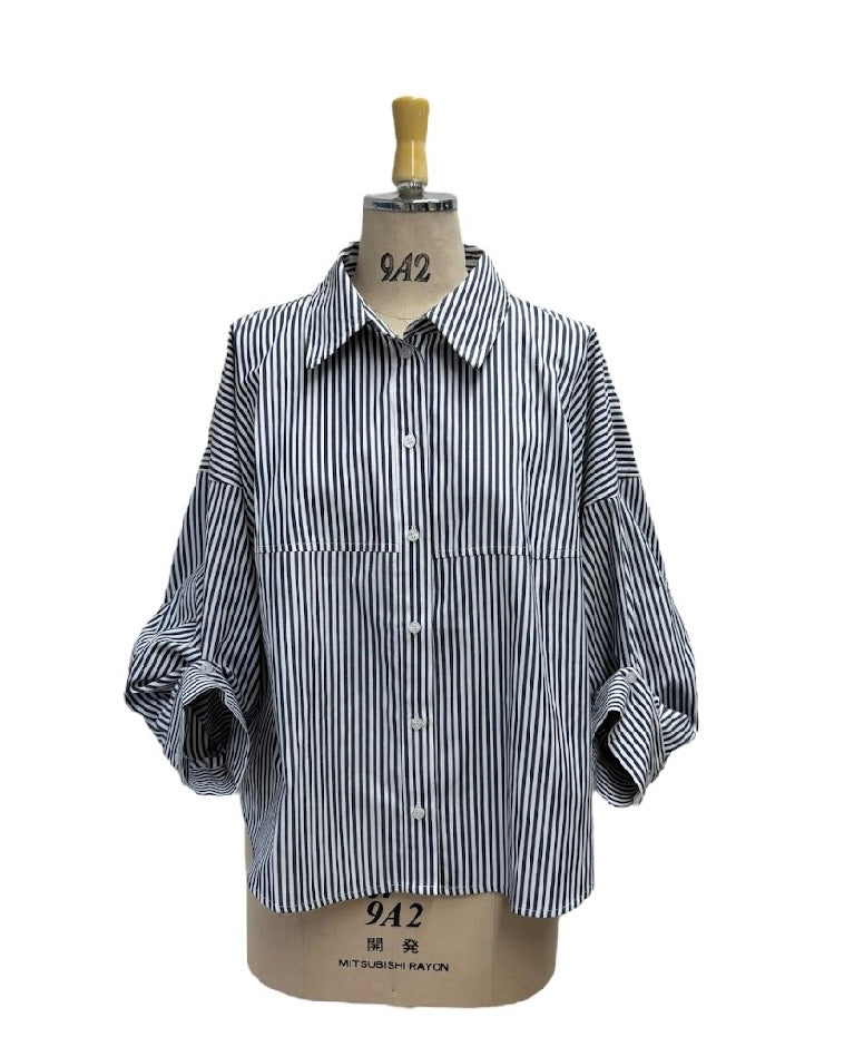 ayane予約<br> ストライプボタンタックスリーブ