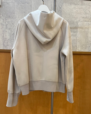 10月4日<br> mink chair<br>ダンボールニットパーカー