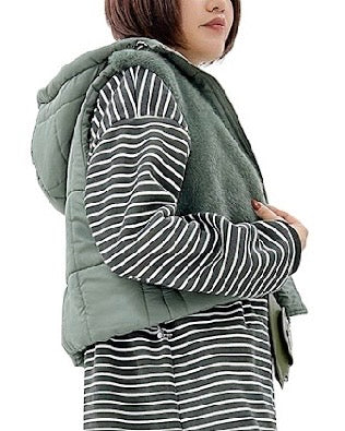 ayane予約<br>エコファー×中綿ドッキングショート丈ベスト