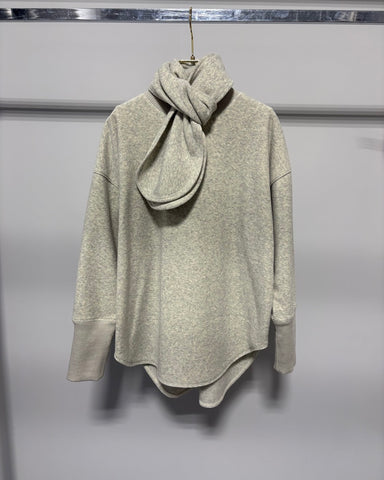 Margaux Vintage<br>マフラー付き裏起毛プルオーバー