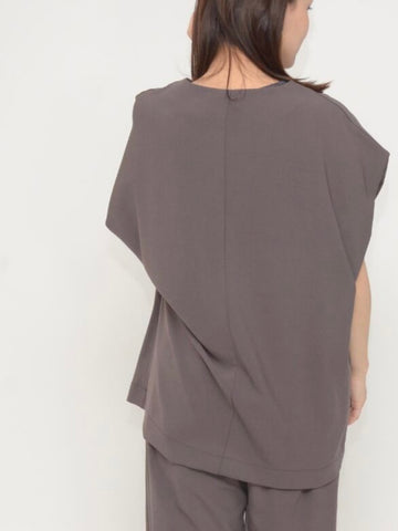 Praia<br>キーネックブラウス