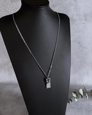 charmaer<br>ロゴプレートチェーンネックレス