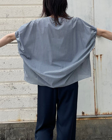 DONEEYU<br>ストライププルオーバーブラウス