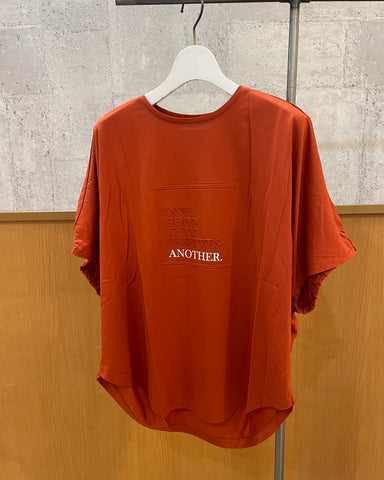 Praia<br>シルケット綿・立体ロゴTシャツ