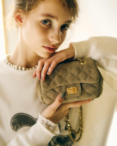 anana<br> スウェードキルティングチェーンBAG