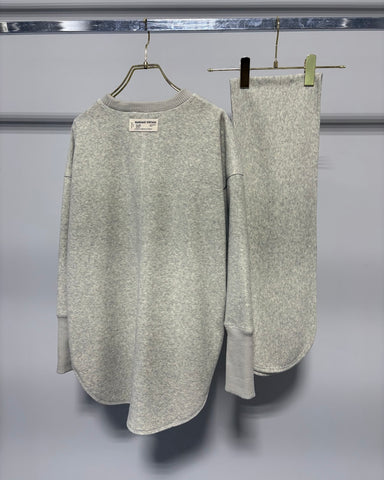 Margaux Vintage<br>マフラー付き裏起毛プルオーバー