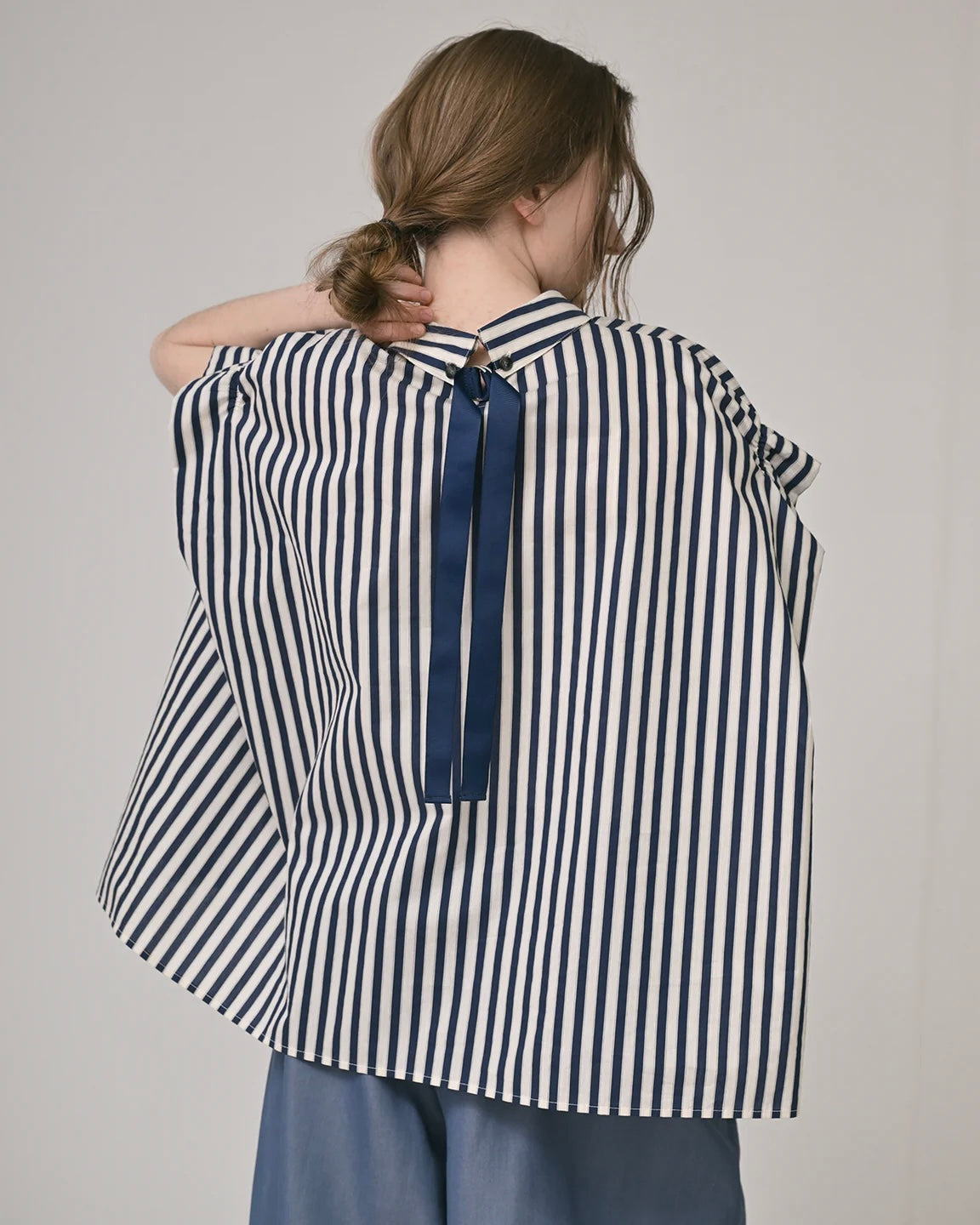 Herencia <br>Back Ribbon Stripe Blouse