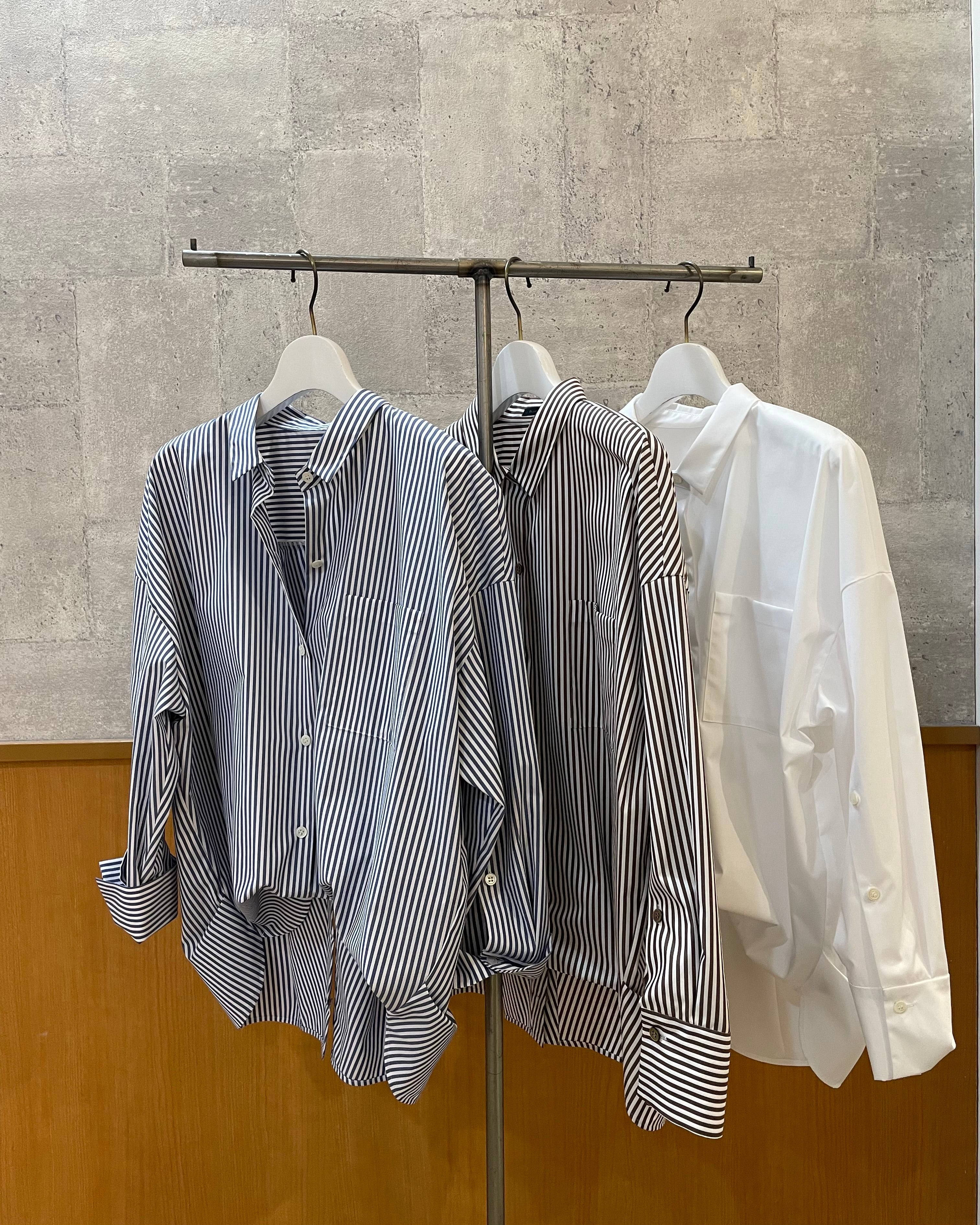 8月23日<br>BLUE FRONCE<br>折り返しシャツ