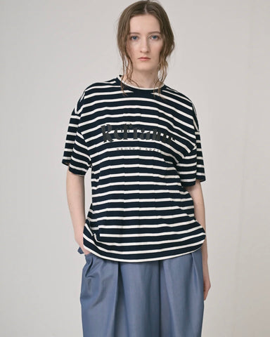 Herencia<br>Reframe Border Logo Relax T-Shirt