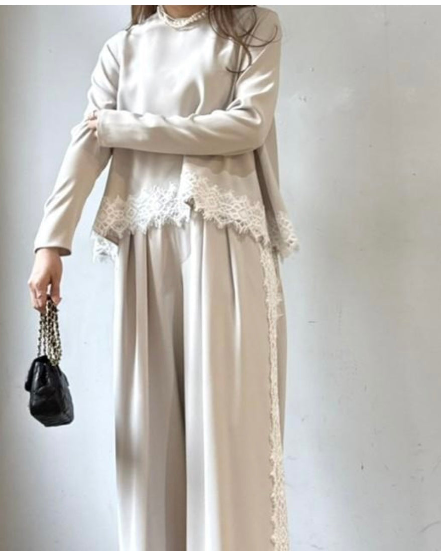 anana<br>レーストリムフレアブラウス