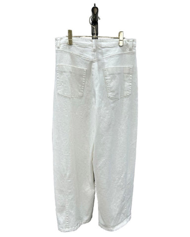 ayane予約<br>ホワイトデニムバレルレッグペイント加工パンツ