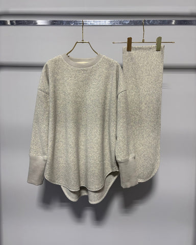 Margaux Vintage<br>マフラー付き裏起毛プルオーバー
