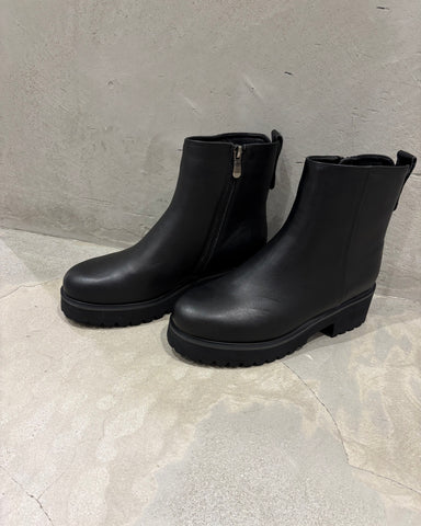ATELIER BURGGE<br>サイドジップトラックブーツ