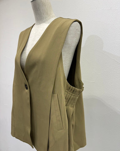 CYAN TOKYO<br> アームプリーツ3Dベスト