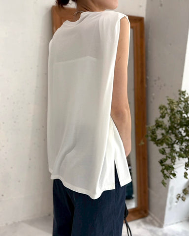 cafune<br>サイドスリットノースリーブ