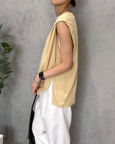 cafune<br>サイドスリットノースリーブ