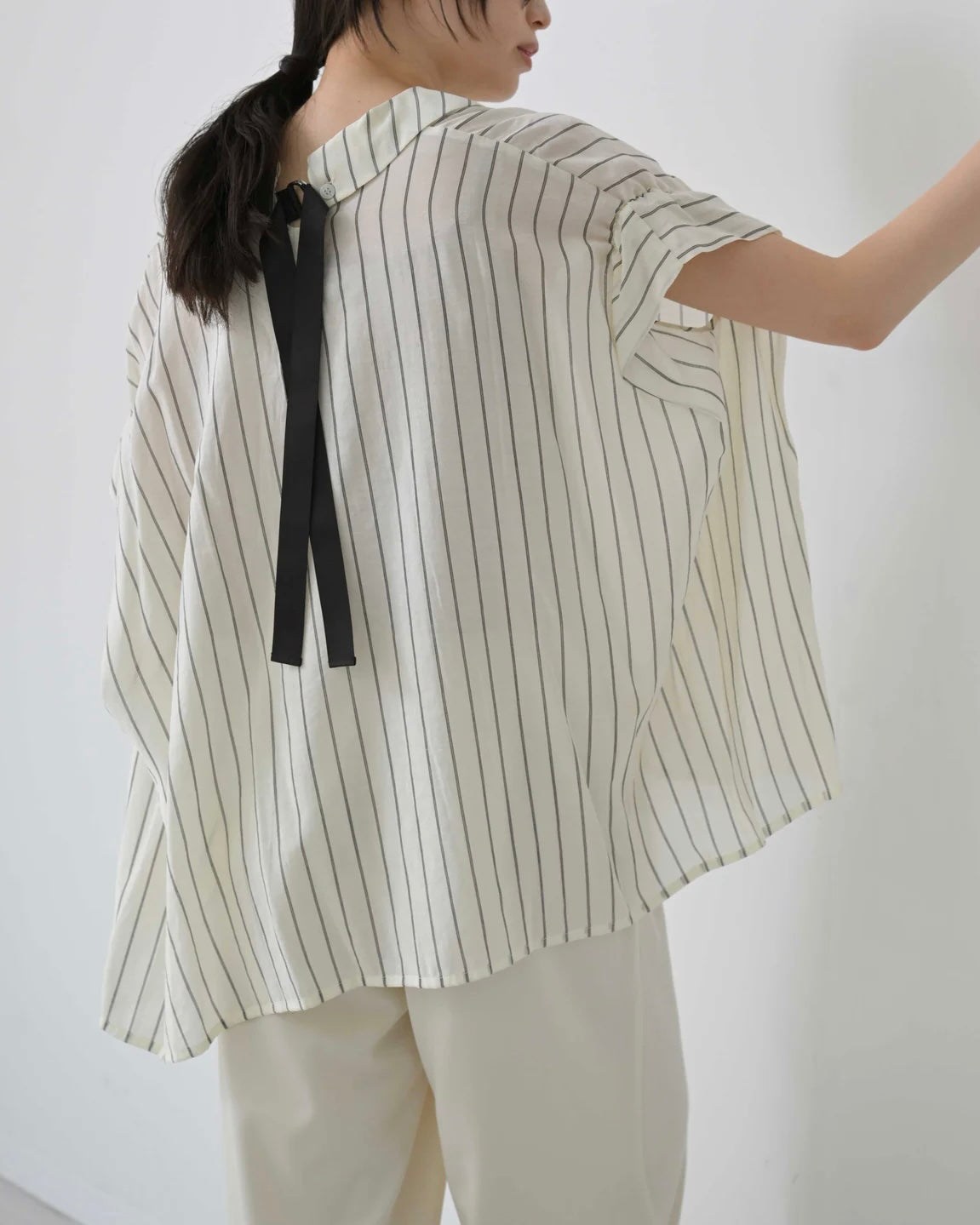 5月29日ライブ HERENCIA<br> Sheer Back Ribbon Blouse