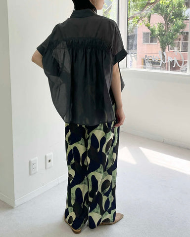 HERENCIA<br> Back Shirred Collar Blouse