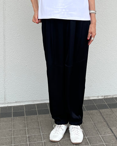 ma couleur<br>サテンジョガーパンツ