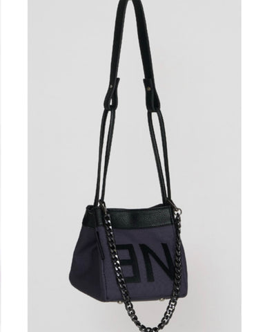 1%予約<br> ロゴ刺繍ショルダーBAG