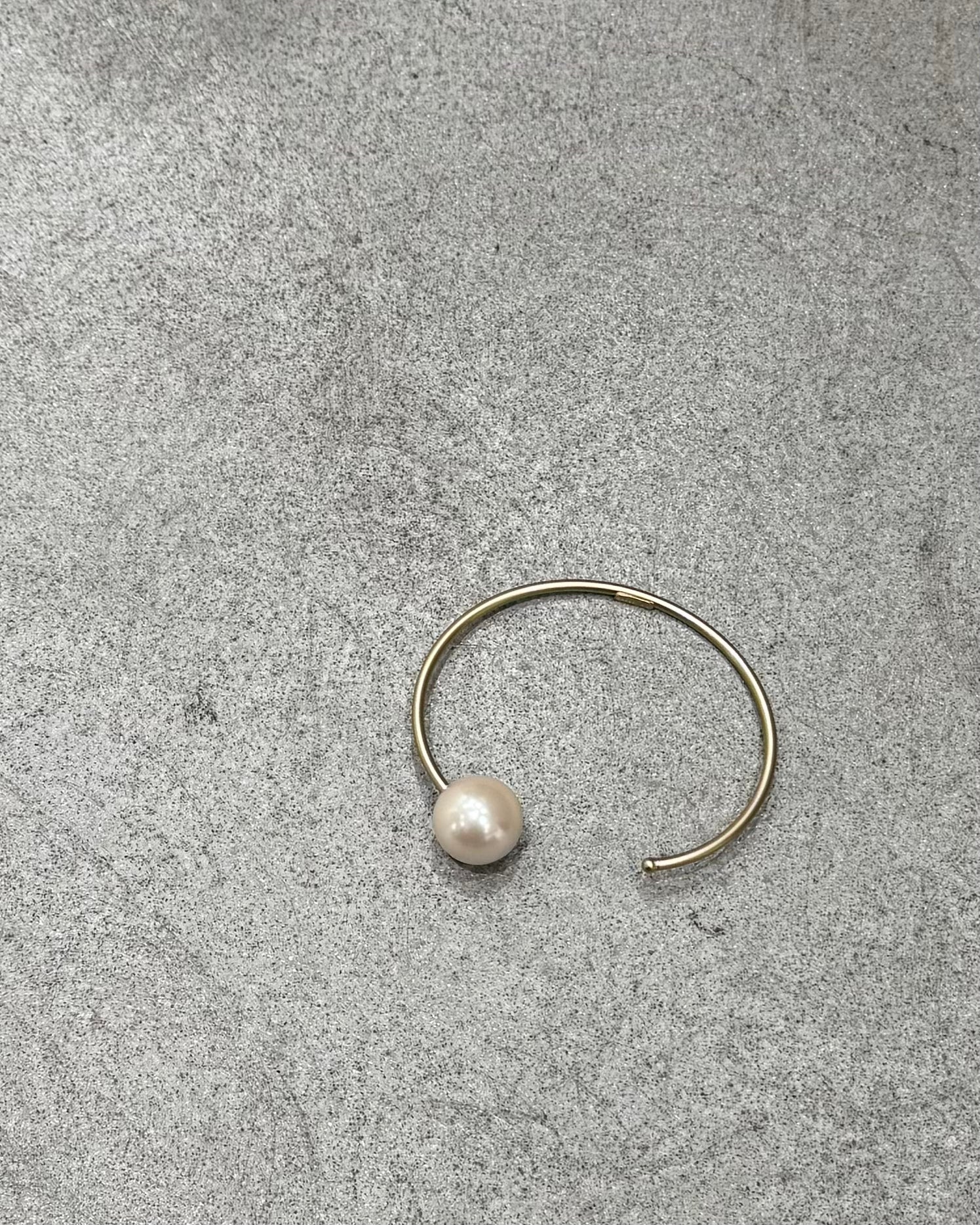 Sea'ds Mara<br> Pearl plain bangle