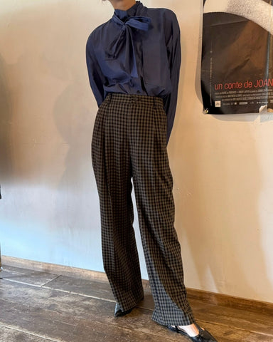 cafune<br> classic check tuck pants