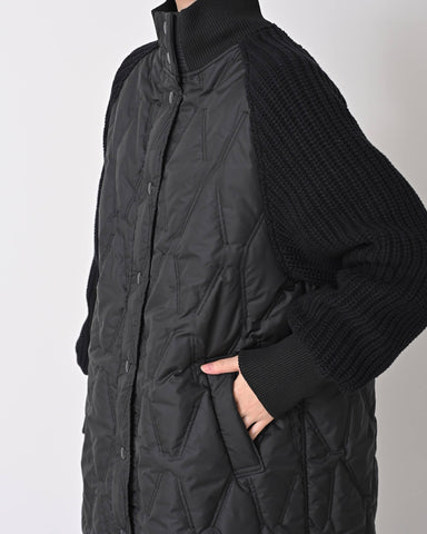 Herencia<br> High neck quilted knit coat