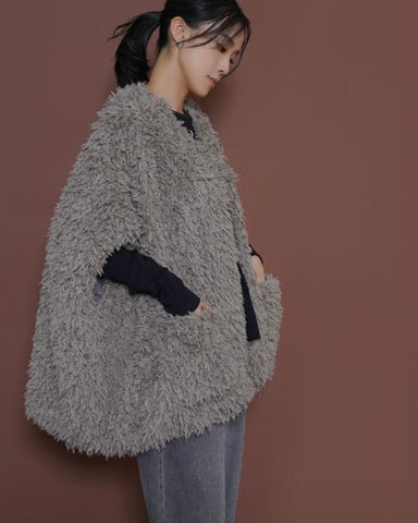 CYAN TOKYO<br>ラメシャギーポンチョ